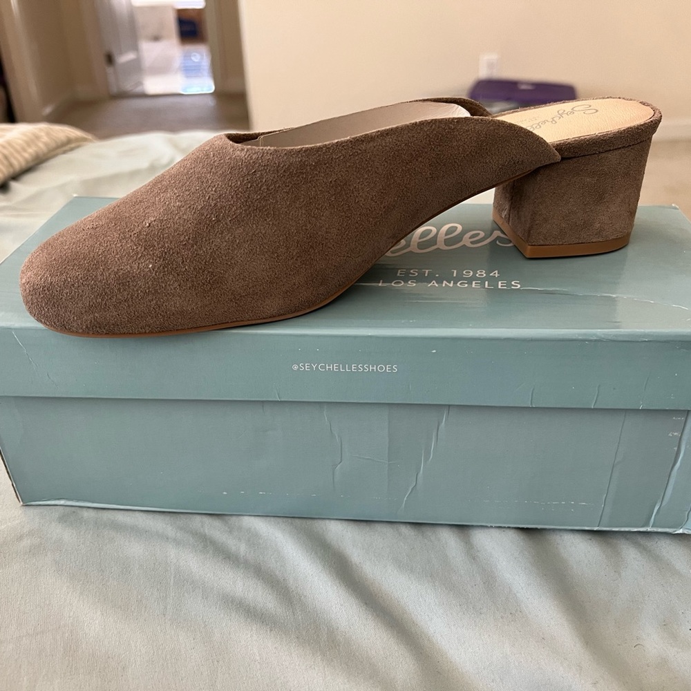 Seychelles Tan Suede Mules/ Migrate Style